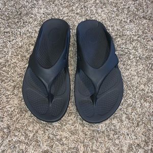 Oofos Sandals